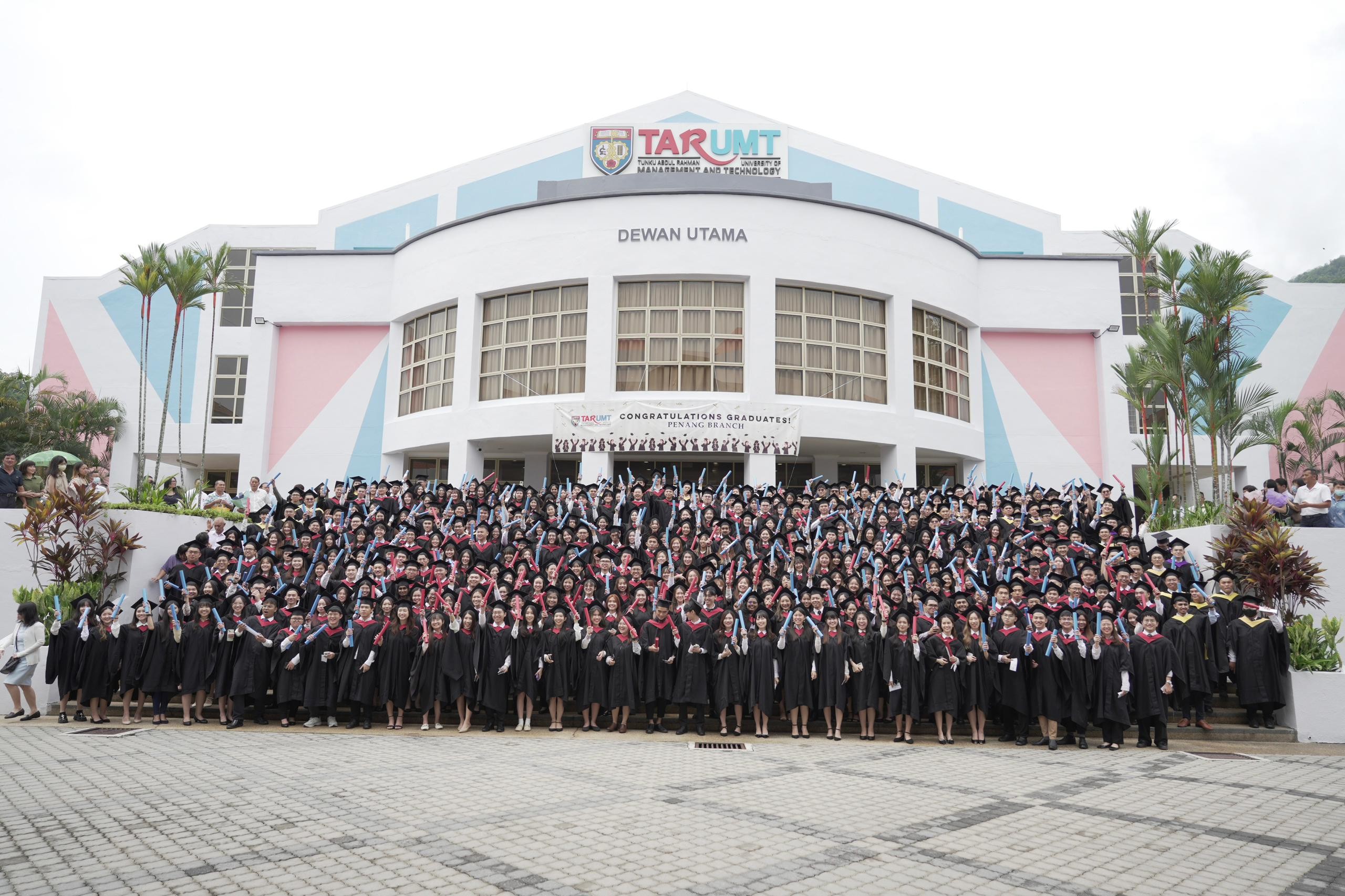 拉曼管理及工艺大学槟城分校毕业典礼：445名学子迈向新征程